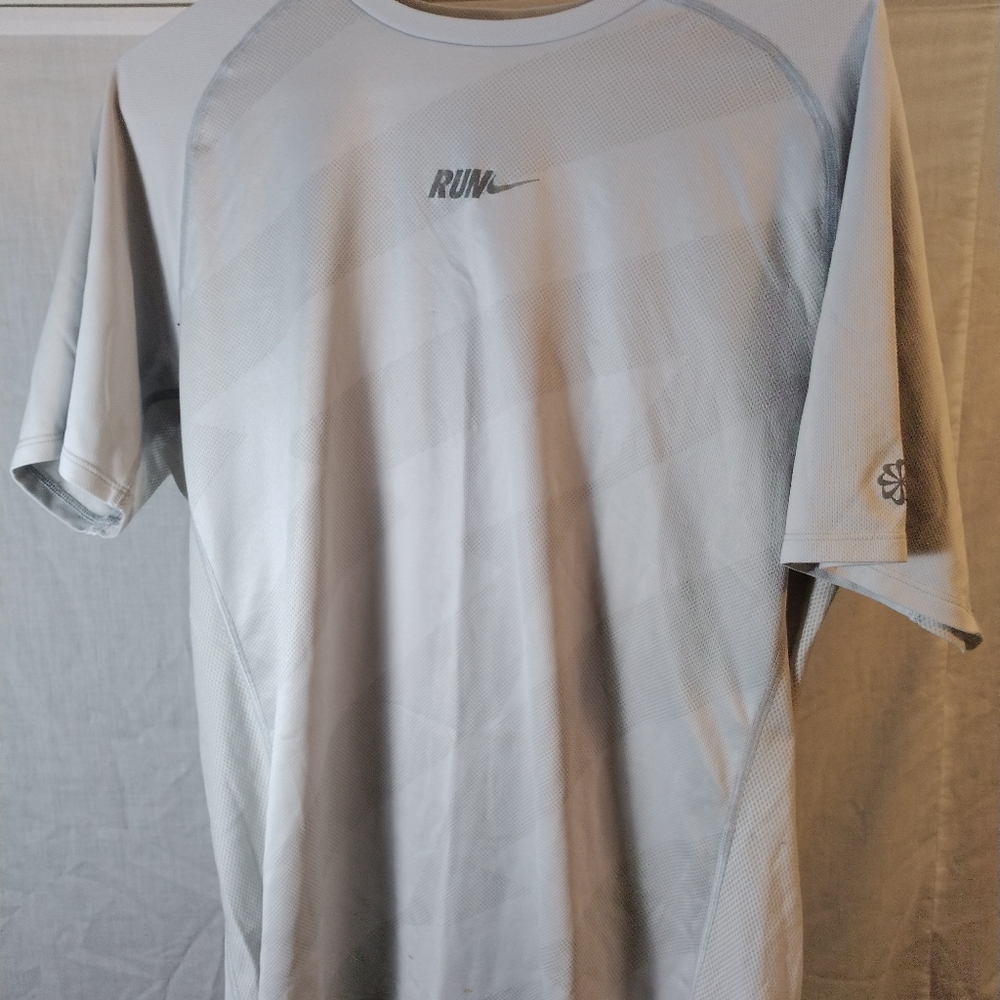 Men's Nike Dri-Fit Short Sleeve Athletic Wear Shirt